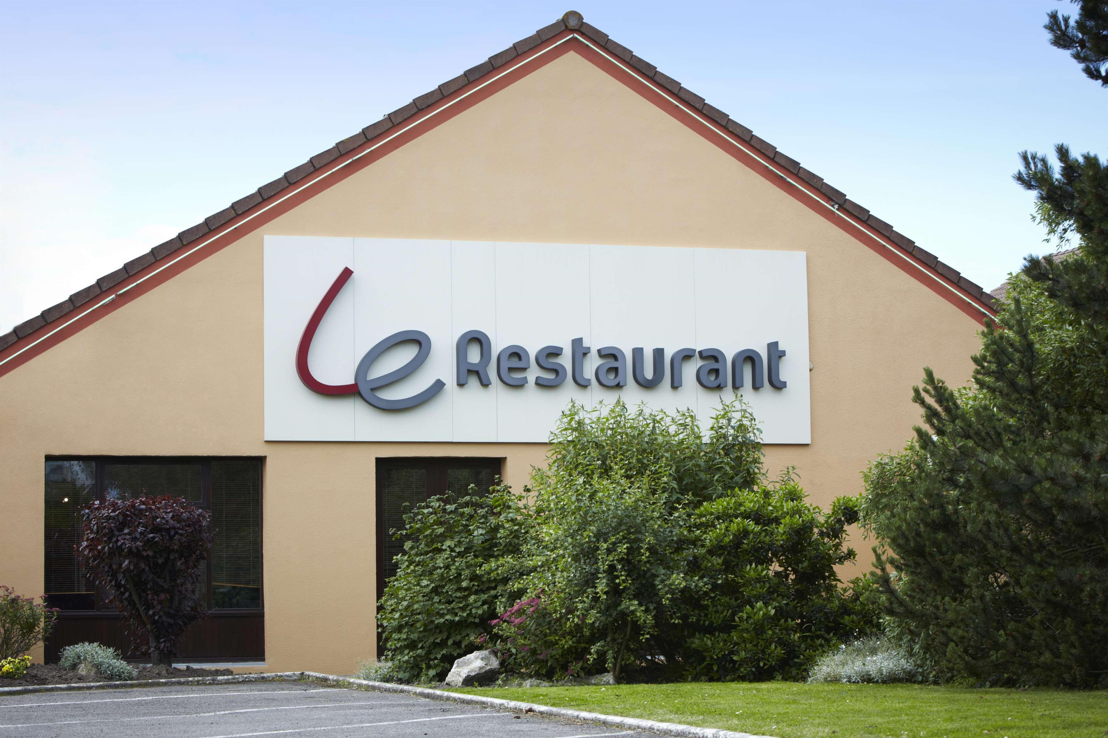 Hotel Campanile Calais Esterno foto