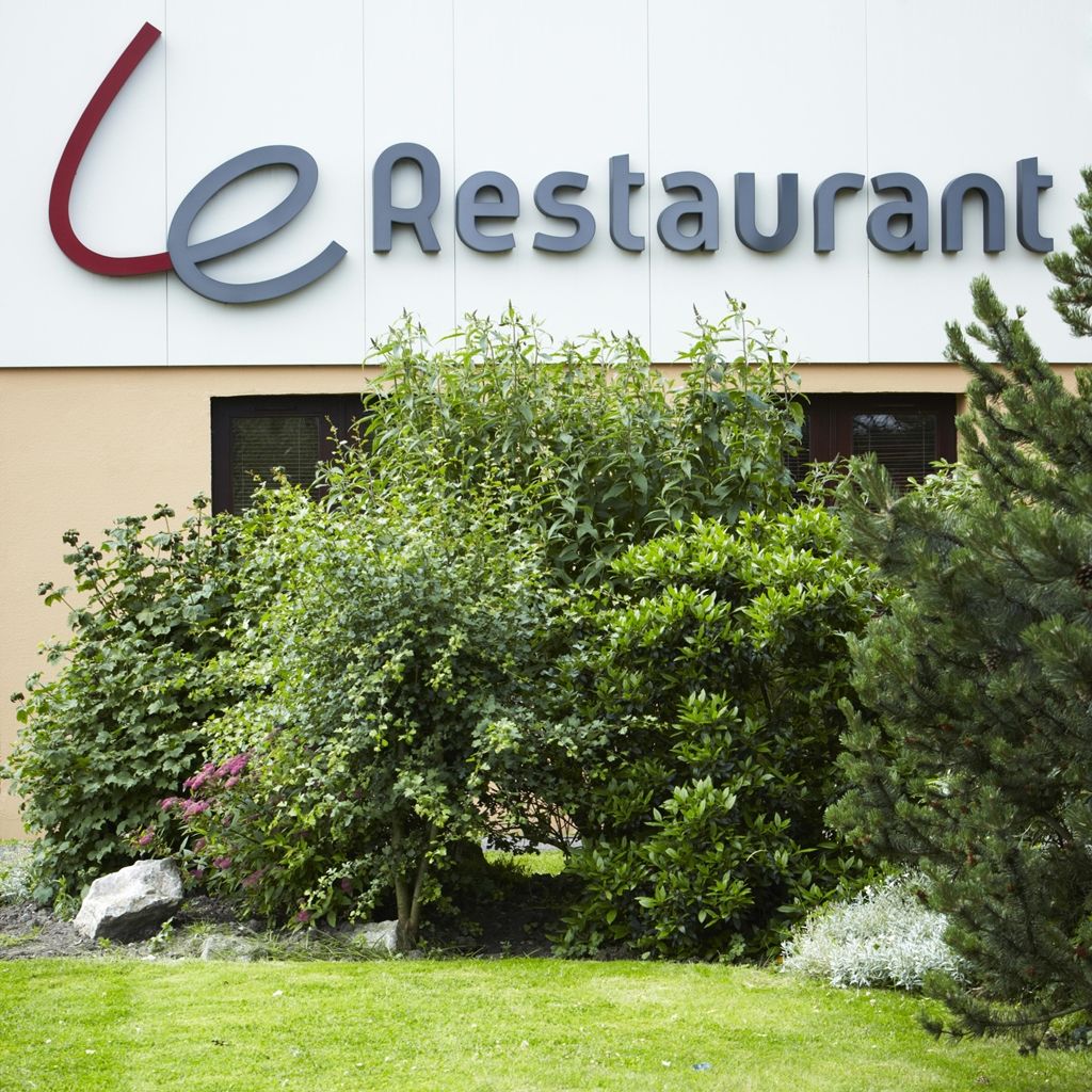 Hotel Campanile Calais Esterno foto